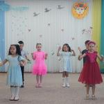 К нам весна шагает